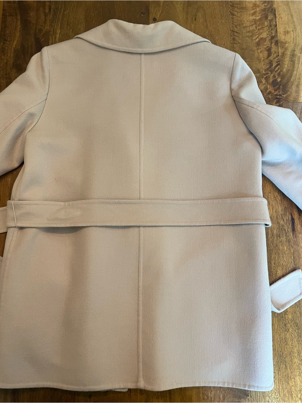 MaxMara Women's ‘Cucito a Mano’ Cream Belted Wool Coat - Picture 8 of 8